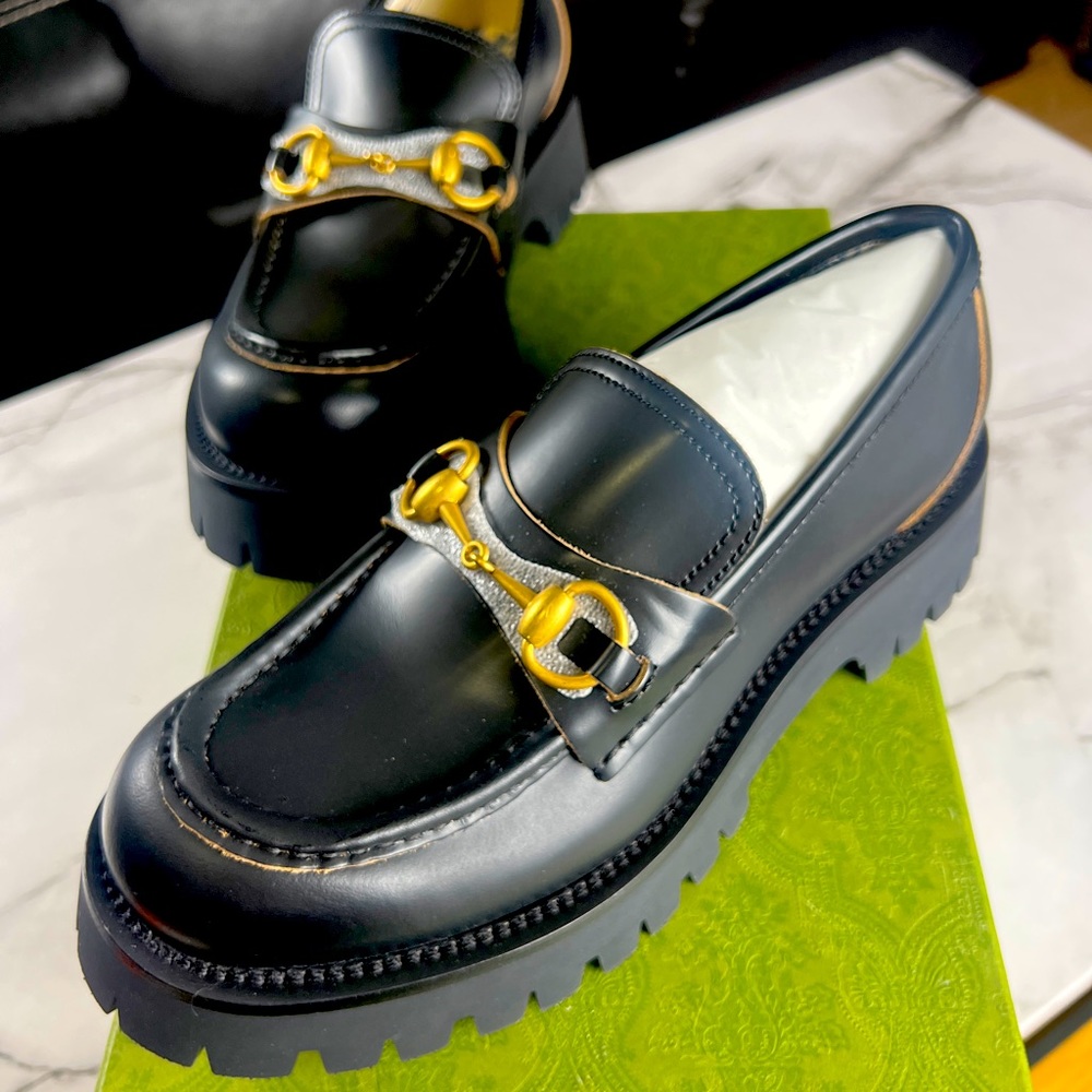 Gucci woman leather lug sole loafer